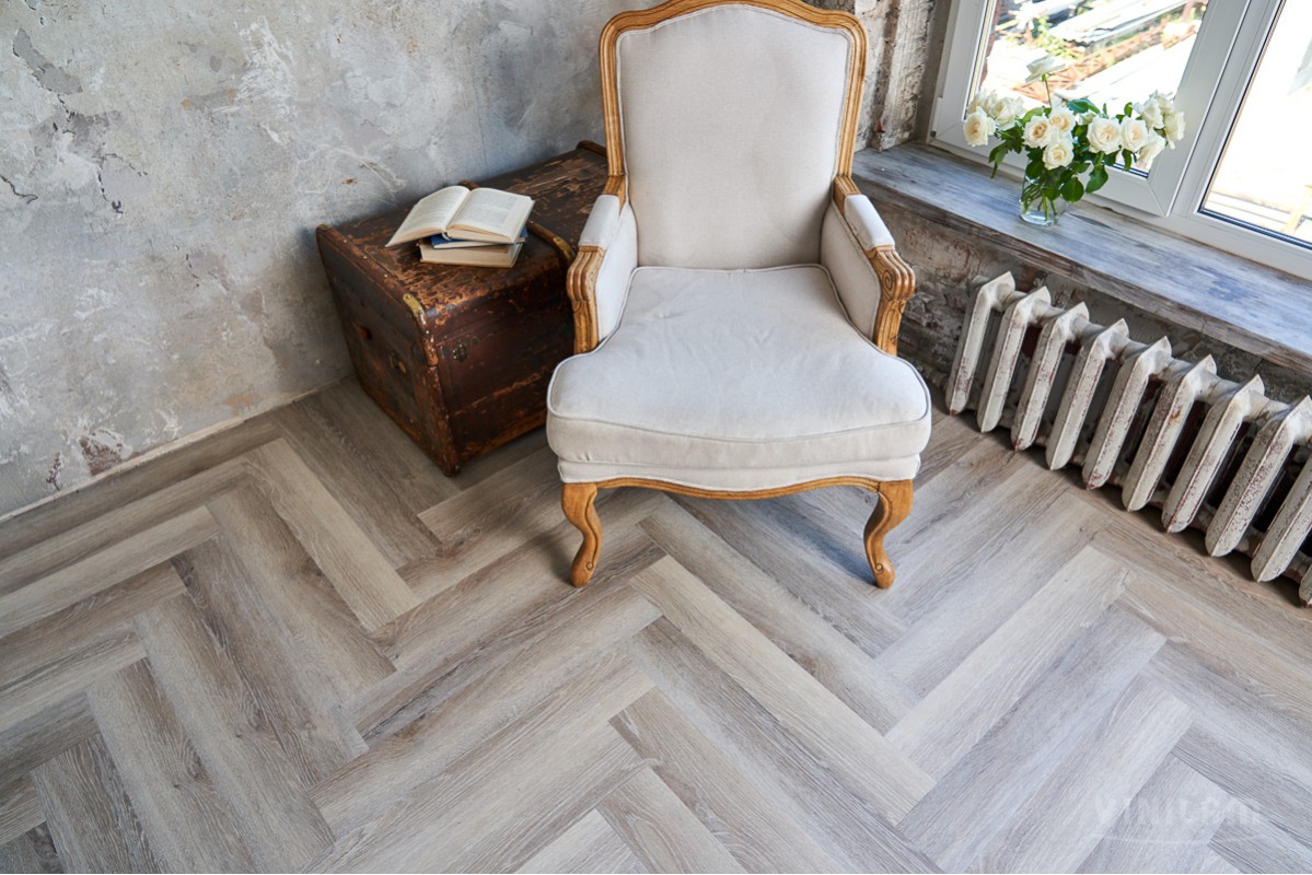 Кварц-винил Vinilam Parquet Herringbone Glue Эрмитаж паркет